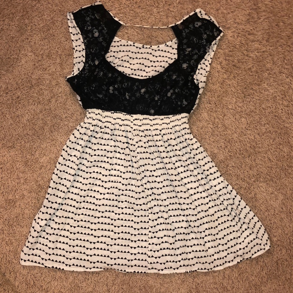 Dress - Picture 2 of 7